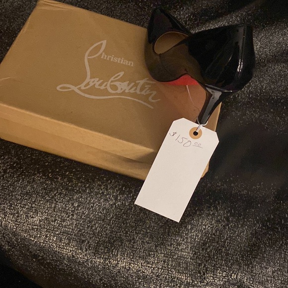 Beautiful pair of Christian Louboutin hells. Patent leather material no scuffs. - Picture 3 of 3